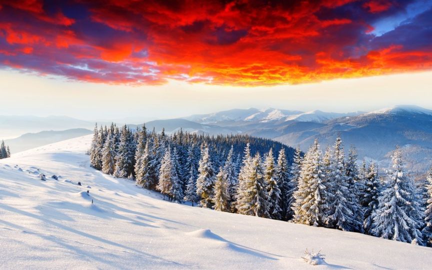 Cold-winter-thick-snow-sunrise-glow-forest-mountains_1280x800